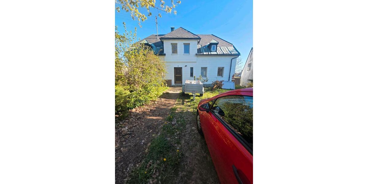 Einfamilienhaus Helmbrechts - 10 Zimmer, 200 m&sup2;, 170.000&euro; | Angebot:24239247