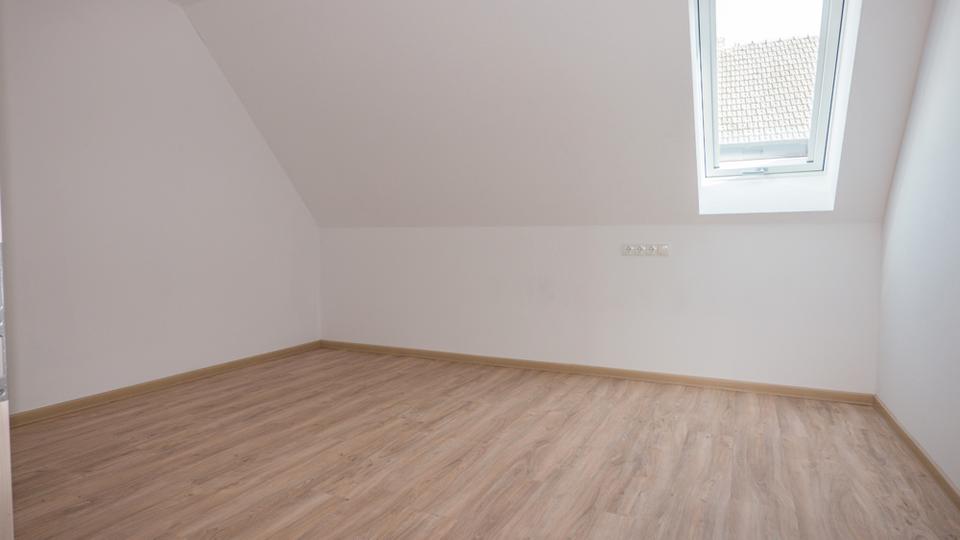 Dachgeschoßwohnung Großheirath - 2 Zimmer, 47 m&sup2;, 423&euro; | Angebot:26544499