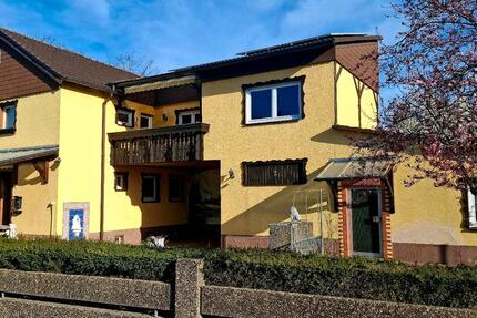 Wohnung Schwetzingen - 3 Zimmer, 70 m&sup2;, 1.050&euro; | Angebot:25612140