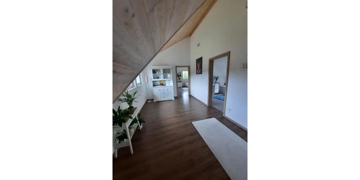 Dachgeschoßwohnung Gengenbach - 4 Zimmer, 140 m&sup2;, 1.400&euro; | Angebot:26398178