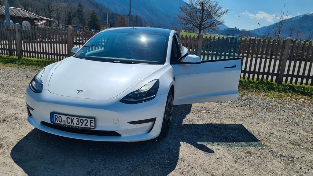 Tesla Model 3 54.500 km 26.300 &euro; Aschau i. Ch. 83229