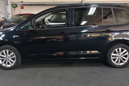 VW Touran 122.990 km 13.200 &euro; Rüsselsheim 65428