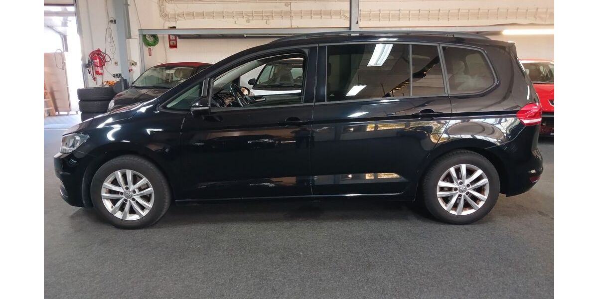 VW Touran 122.990 km 13.500 &euro; Rüsselsheim 65428