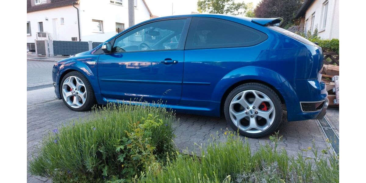 Ford Focus 123.000 km 8.999 &euro; Renningen 71272