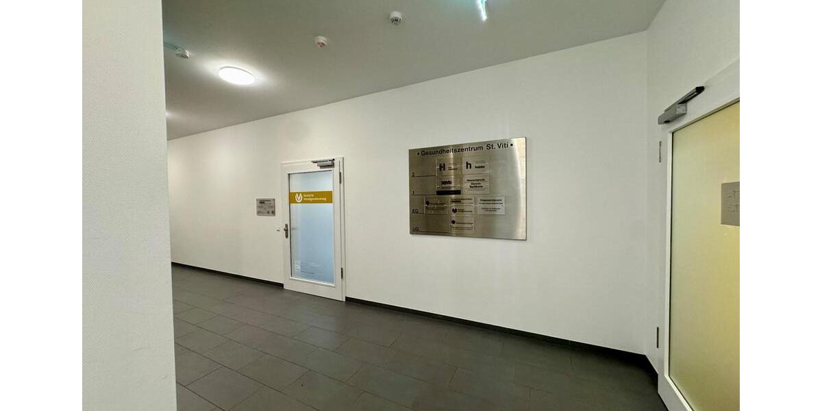 Büro Praxis Gewerberäume mit Parkplätzen zimmer