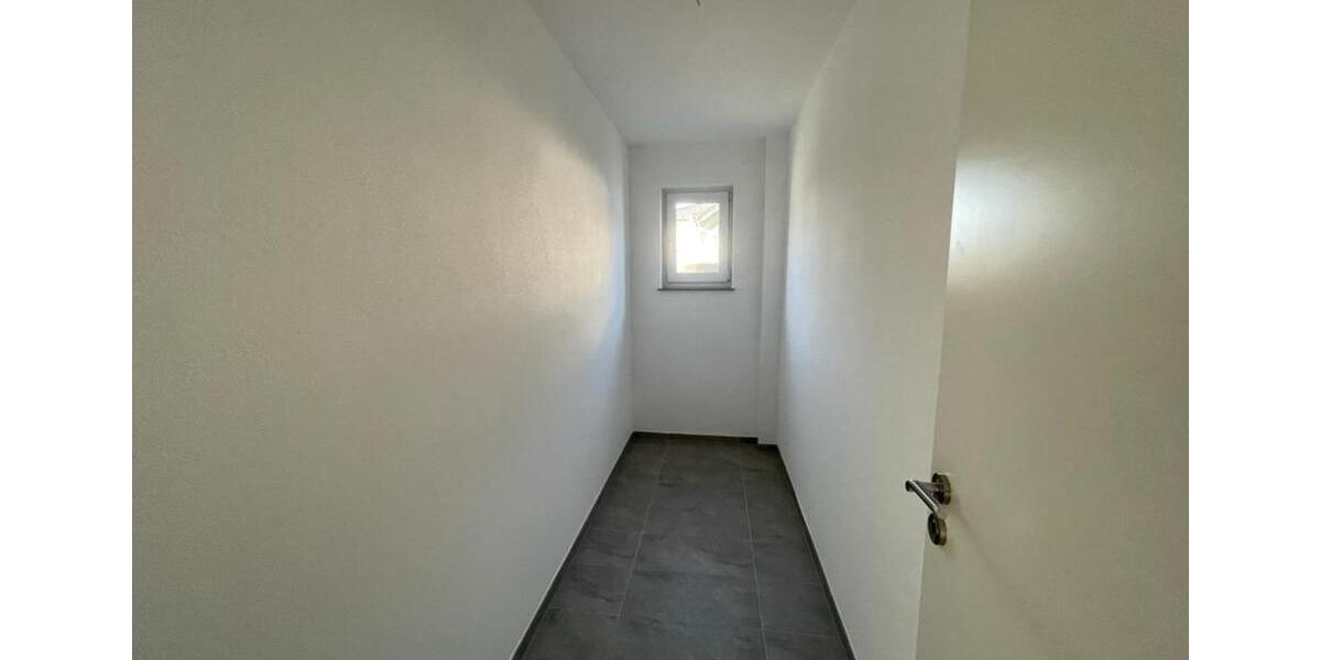 Erdgeschoßwohnung Langenau - 3.5 Zimmer, 100 m&sup2;, 1.200&euro; | Angebot:25167864