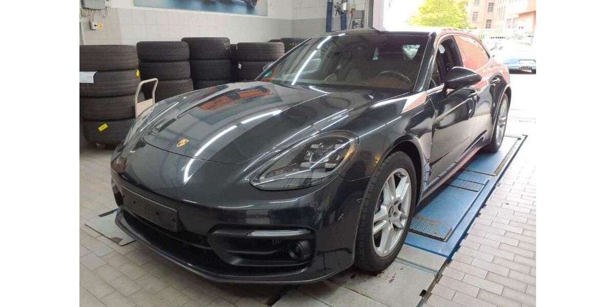 Porsche Panamera 57.562 km 79.700 € Gerlingen 70839