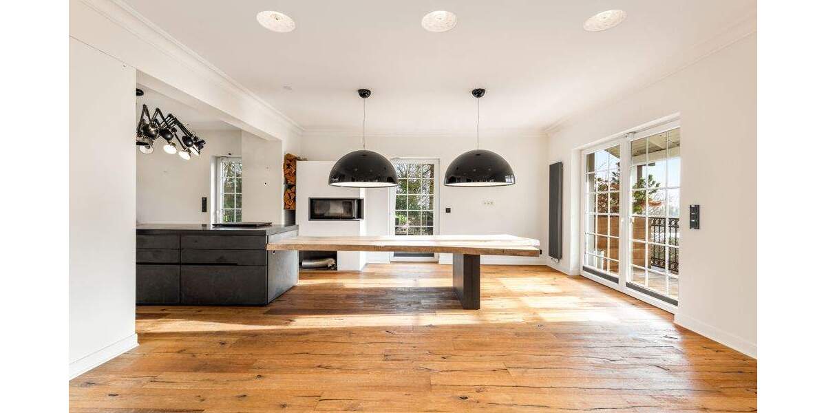 Exklusives Wohnhaus mit Wellnessbereich, Pool und Doppelgarage in Seevetal zimmer