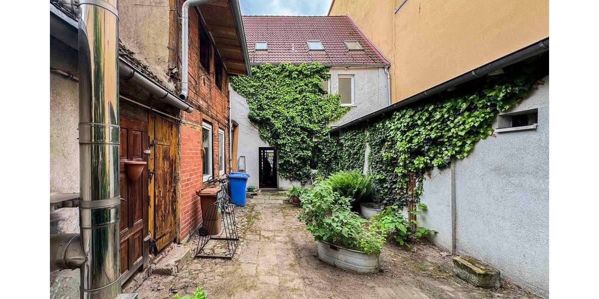 Mehrfamilienhaus, Wohnhaus Magdeburg Sudenburg - 9 Zimmer, 280 m&sup2;, 400.000&euro; | Angebot:26244796