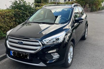 Ford Kuga 69.000 km 12.900 € Stuttgart 70435