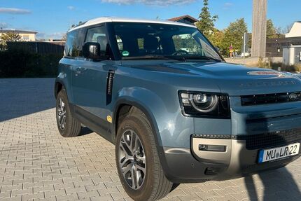 Land Rover Defender 7.700 km 74.300 &euro; Oberhaching 82041