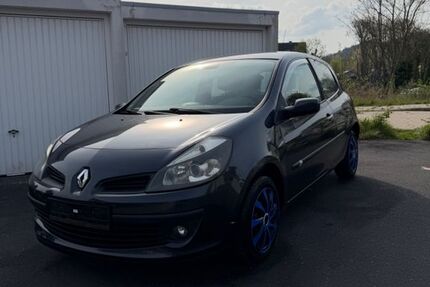 Renault Clio 163.976 km 1.850 &euro; Nideggen 52385