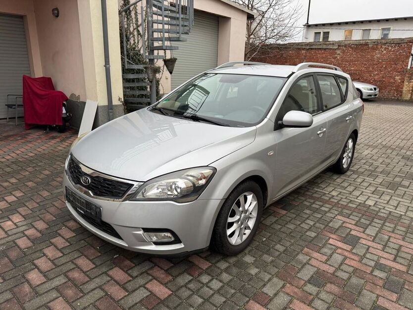 Kia ceed / Ceed 125.000 km 4.999 € Dresden 01139