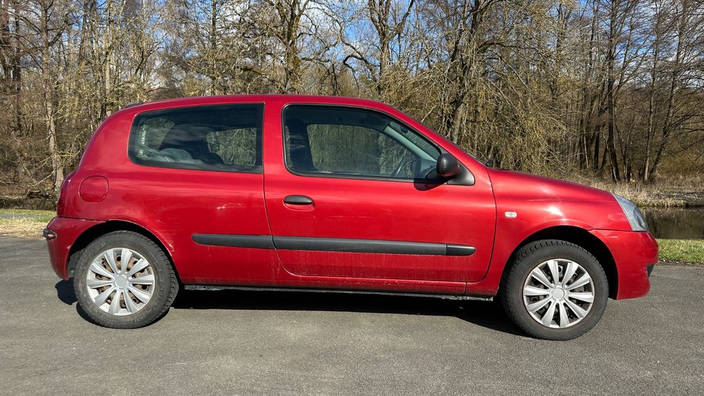 Renault Clio 85.741 km 970 &euro; Oberkotzau 95145