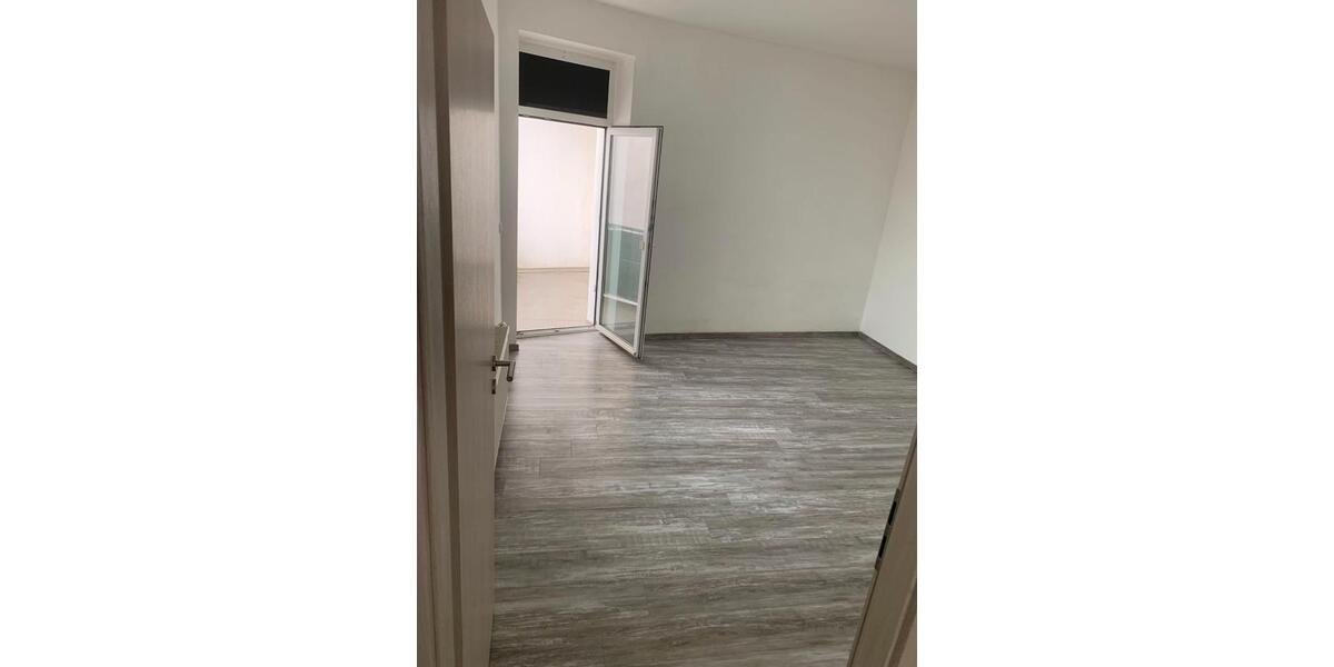 Etagenwohnung Schleiz - 3 Zimmer, 82 m&sup2;, 530&euro; | Angebot:26225826