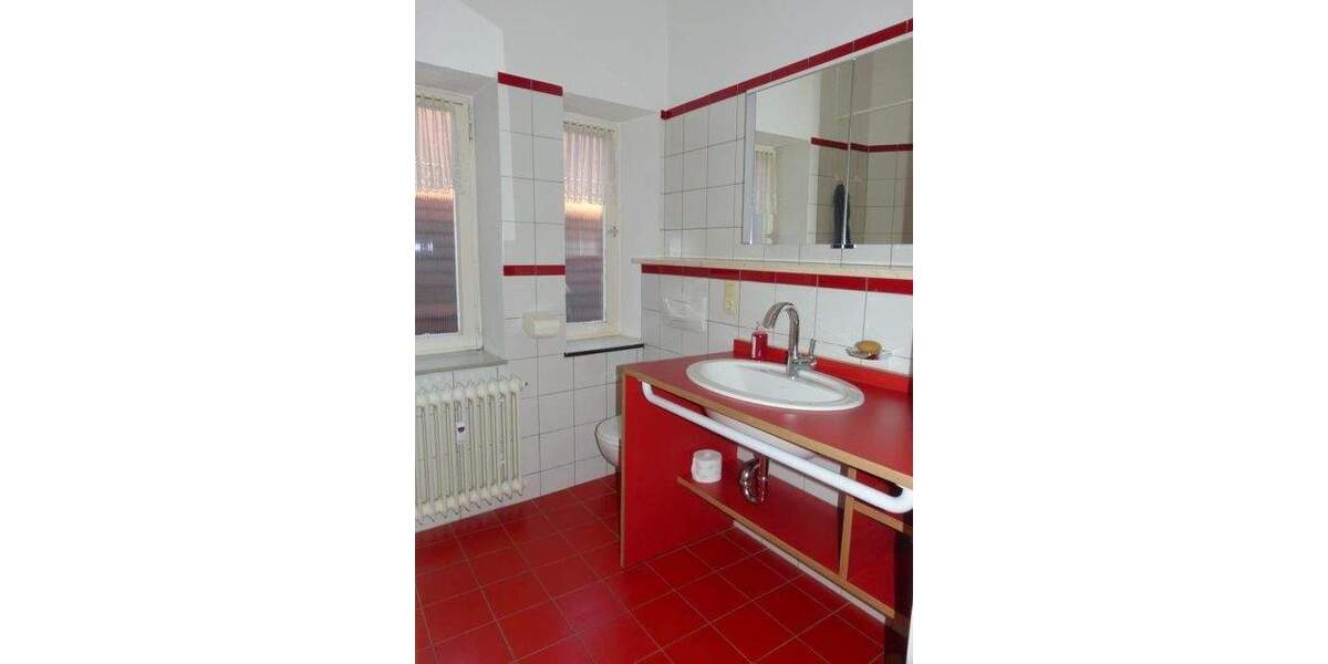 Etagenwohnung Burglengenfeld - 4 Zimmer, 127 m&sup2;, 850&euro; | Angebot:25070508