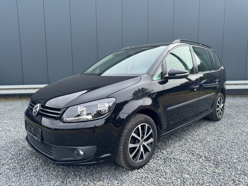 VW Touran 160.700 km 8.690 € Braunschweig 38110