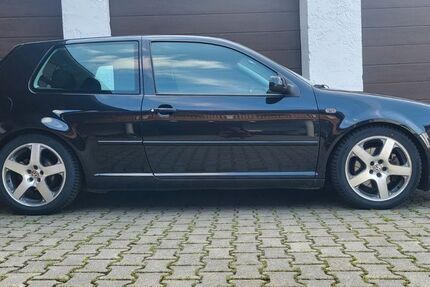 VW Golf 250.648 km 5.300 &euro; Kirchasch 85461