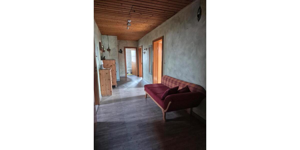 Dachgeschoßwohnung Hunderdorf - 3 Zimmer, 90 m&sup2;, 730&euro; | Angebot:25418655