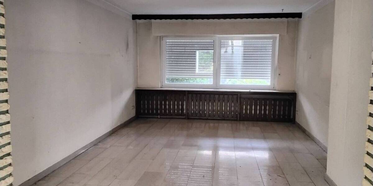 ***BÜSCHER IMMOBILIEN*** RESERVIERT!!! Geräumiges Reihenendhaus mit Vollkeller und 5 Zimmern auf einem Erbpachtgrundstück in zentrumsnaher Wohnlage 5 zimmer