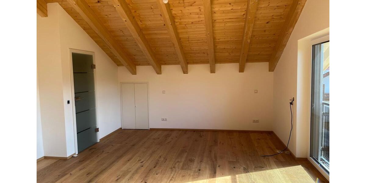 Etagenwohnung Weilheim in Oberbayern - 3 Zimmer, 94 m&sup2;, 1.689&euro; | Angebot:26671324