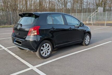 Toyota Yaris 153.400 km 3.499 &euro; Lohmar 53797