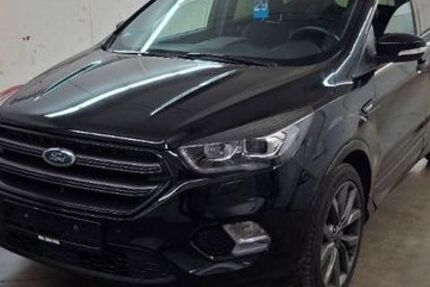 Ford Kuga 115.000 km 18.880 € München 81827