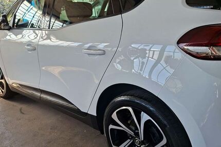Renault Scenic 9.200 km 7.950 &euro; Trossingen 78647