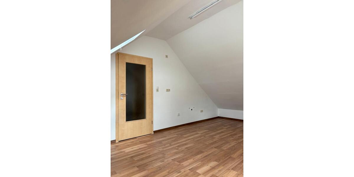 Dachgeschoßwohnung Höpfingen - 2.5 Zimmer, 60 m&sup2;, 600&euro; | Angebot:26525462