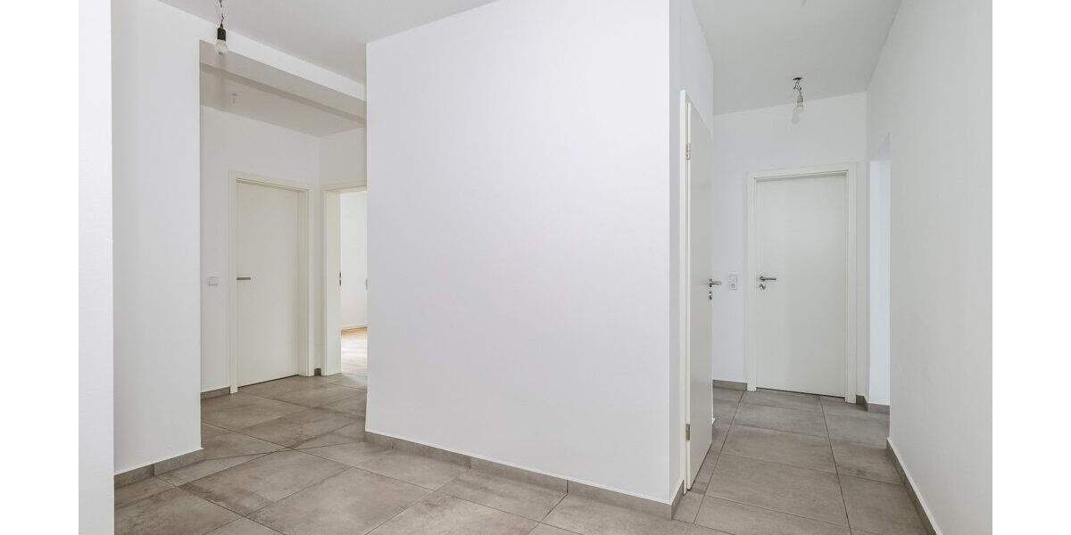 Neuwertige Eigentumswohnung im sanierten 3- Familienhaus 4 zimmer