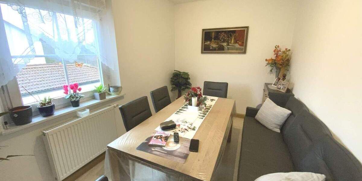 Etagenwohnung Maxhütte-Haidhof Maxhütte - 4 Zimmer, 106 m&sup2;, 219.000&euro; | Angebot:25674604