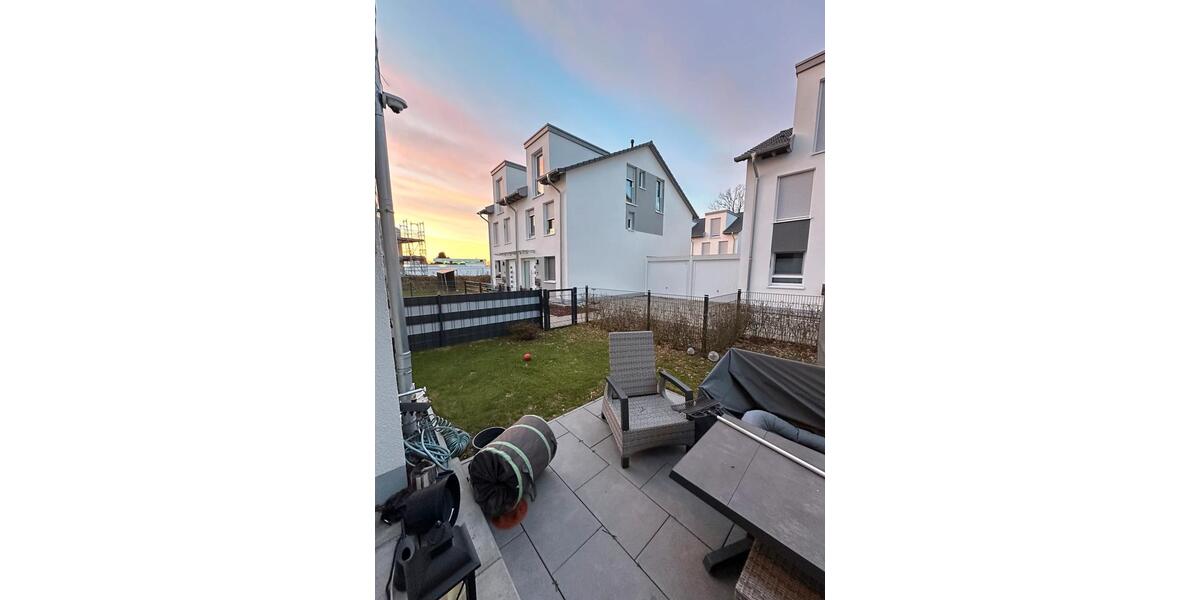 Etagenwohnung Schenefeld - 5 Zimmer, 150 m&sup2;, 2.250&euro; | Angebot:25590013