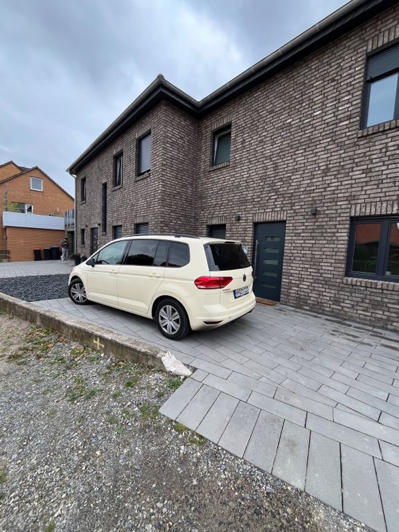 VW Touran 384.000 km 8.299 € Hameln 31787