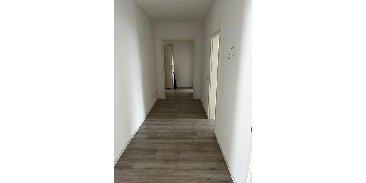 Etagenwohnung Riesa - 3 Zimmer, 73 m&sup2;, 437&euro; | Angebot:25646457