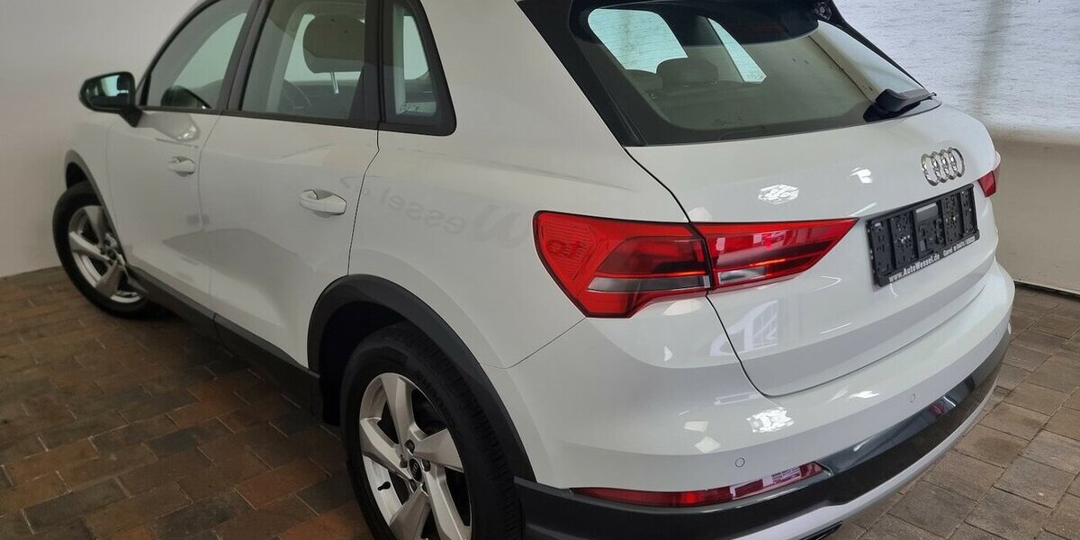 Audi Q3 35 TDI Advanced Prestige LED ACC APP schw.AHK 79.950 km 26.500 &euro; Garrel 49681