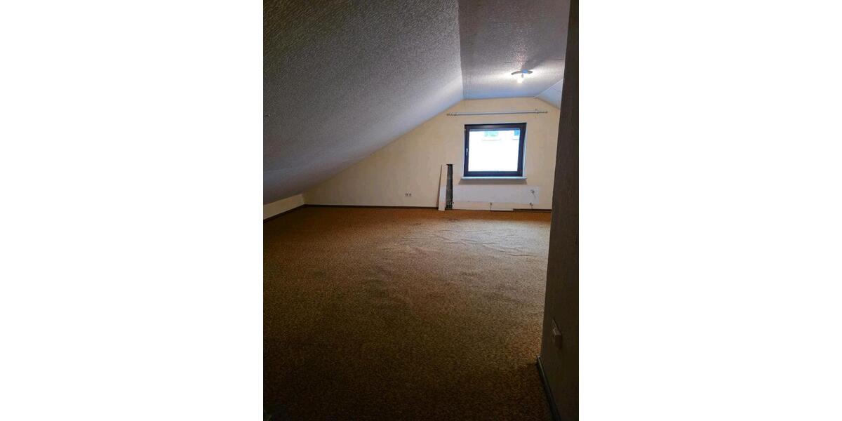 Einfamilienhaus Schondra - 7 Zimmer, 138 m&sup2;, 165.000&euro; | Angebot:27022970