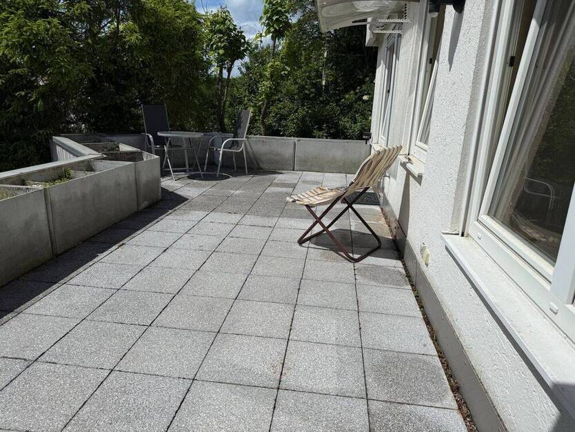 LE-Musberg: 4,5-Zimmer-Wohnung mit großer Dachterrasse & Garage - renovierungsbedürftig