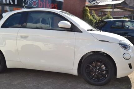 Fiat 500e 10.203 km 17.490 € Raesfeld 46348