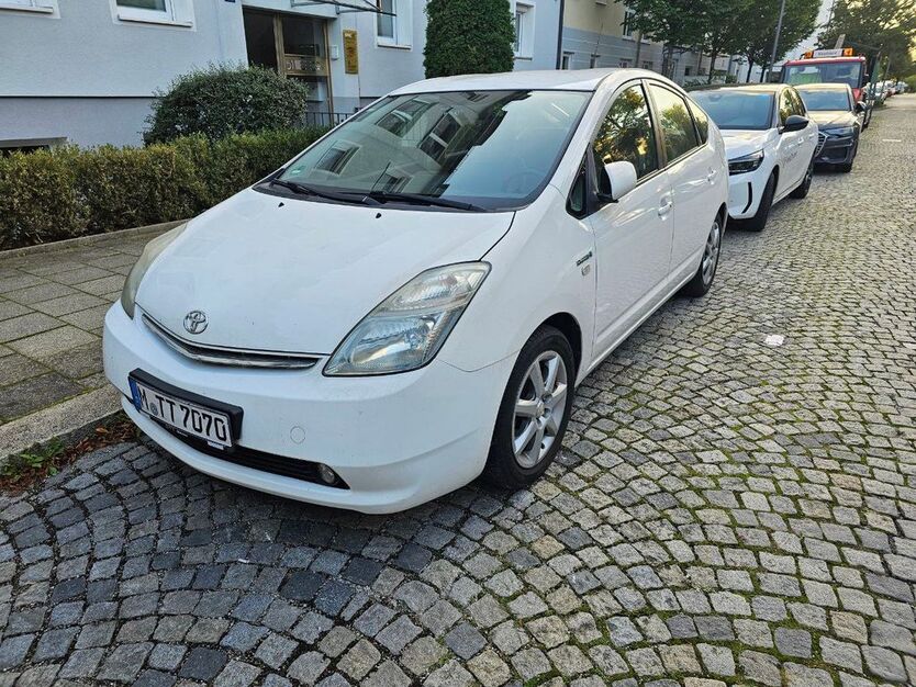Toyota Prius 176.500 km 5.450 € München 81373