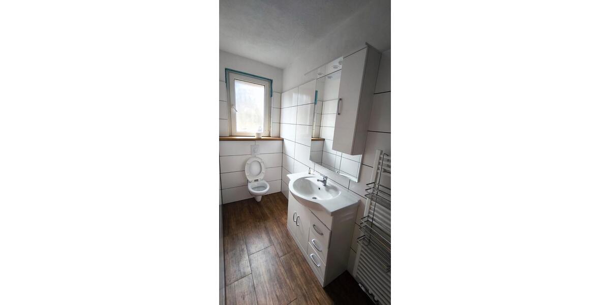 Mehrfamilienhaus, Wohnhaus Lennestadt - 8 Zimmer, 140 m&sup2;, 150.000&euro; | Angebot:27016994