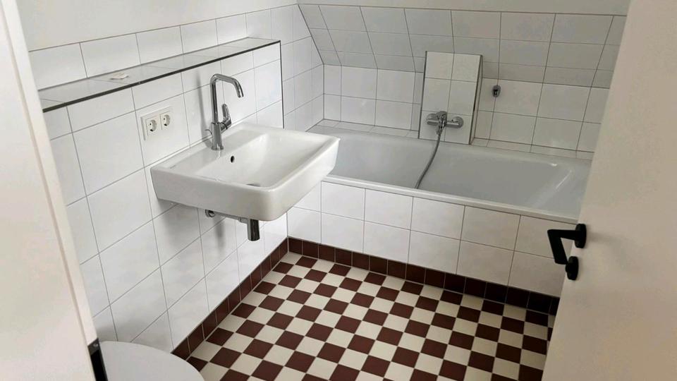 Etagenwohnung Salzhausen - 3 Zimmer, 120 m&sup2;, 1.200&euro; | Angebot:25813823