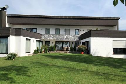 Herrschaftliches Anwesen mit indoor Pool ***** zu vermieten 15 zimmer