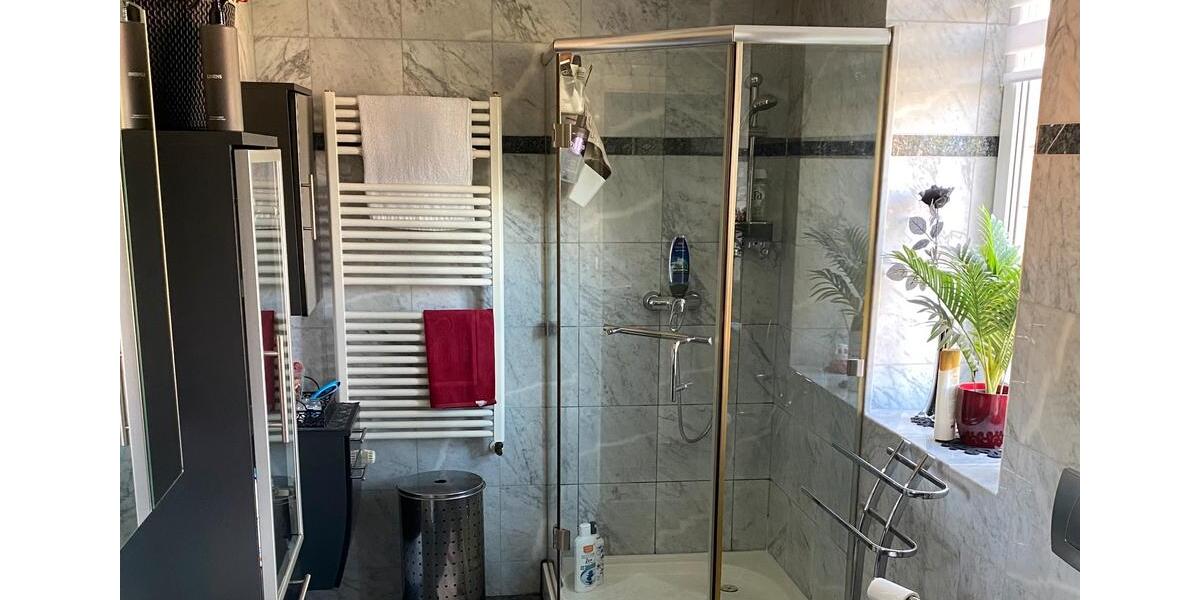 Schöne, helle Dachgeschosswohnung in GE-Rotthausen. 5 zimmer