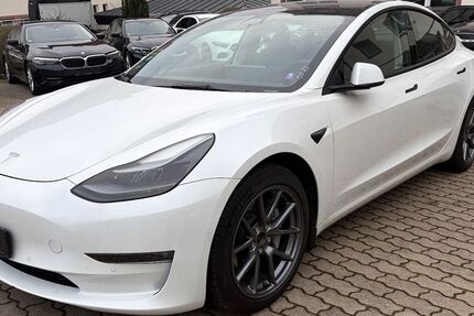 Tesla Model 3 93.214 km 26.950 &euro; Bad Kissingen 97688