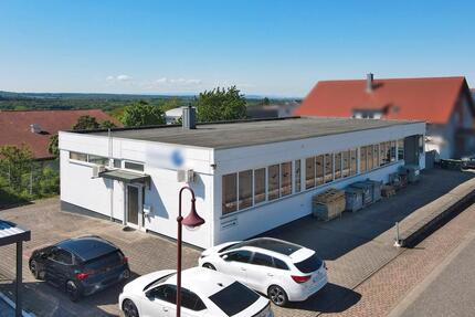 Lagerhalle mit ca. 220 qm Lagerfläche, Büro mit ca. 50 qm und Außenfläche ca. 200 qm zimmer