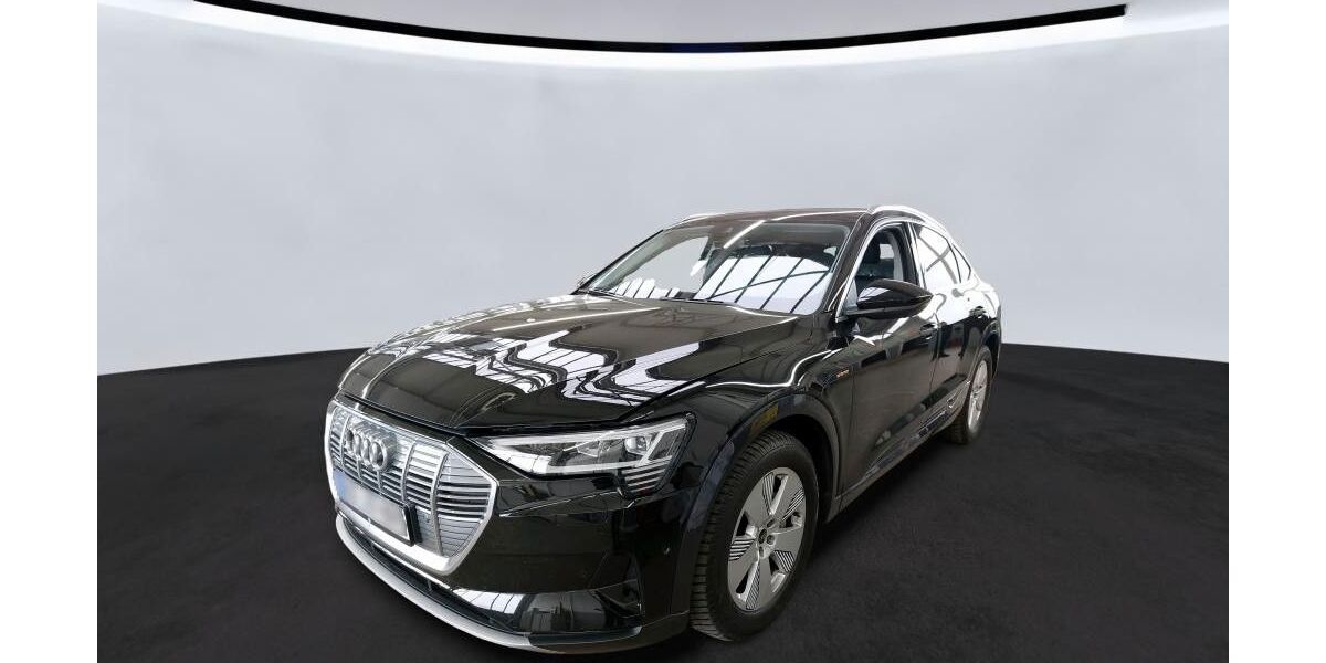 Audi e-tron 39.800 km 37.300 &euro; Salzgitter 38259