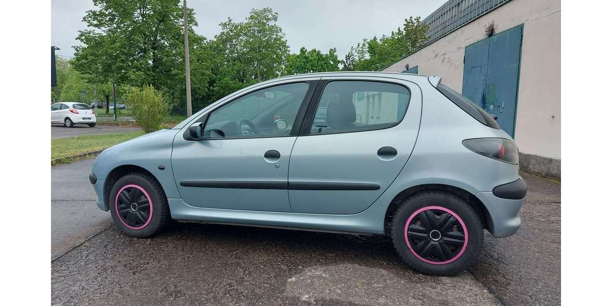Peugeot 206 150.000 km 300 &euro; Dresden 01259