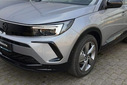 Opel Grandland (X) 2.403 km 25.980 € Altentreptow 17087