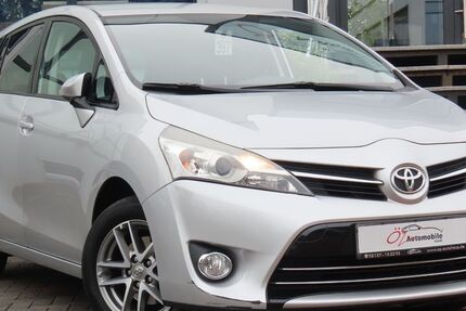 Toyota Verso 173.314 km 8.900 &euro; Neuss 41469