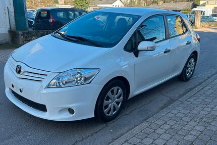 Toyota Auris 108.000 km 3.900 &euro; Merzig 66663